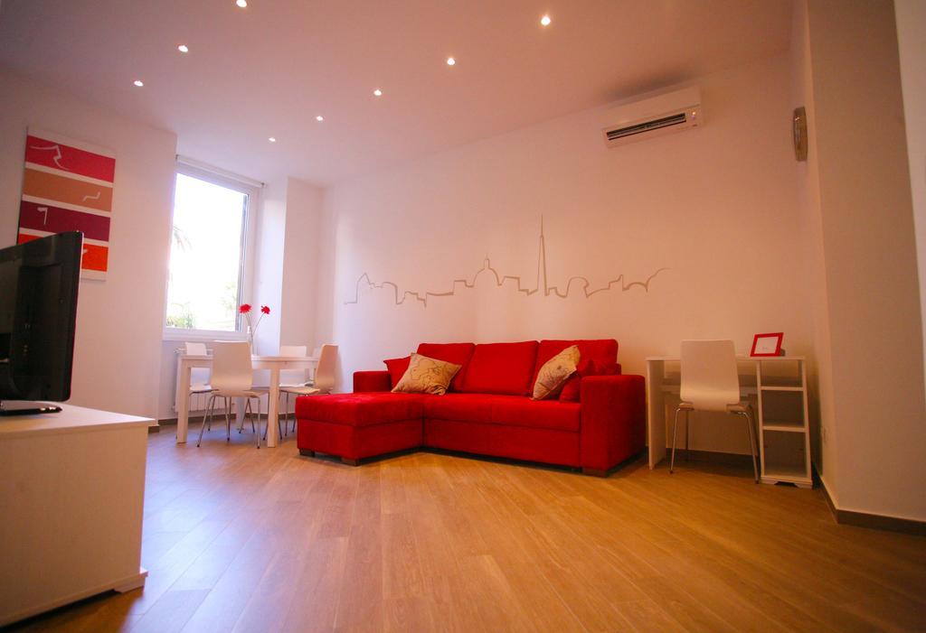 Apartment Red Flat In Rom
